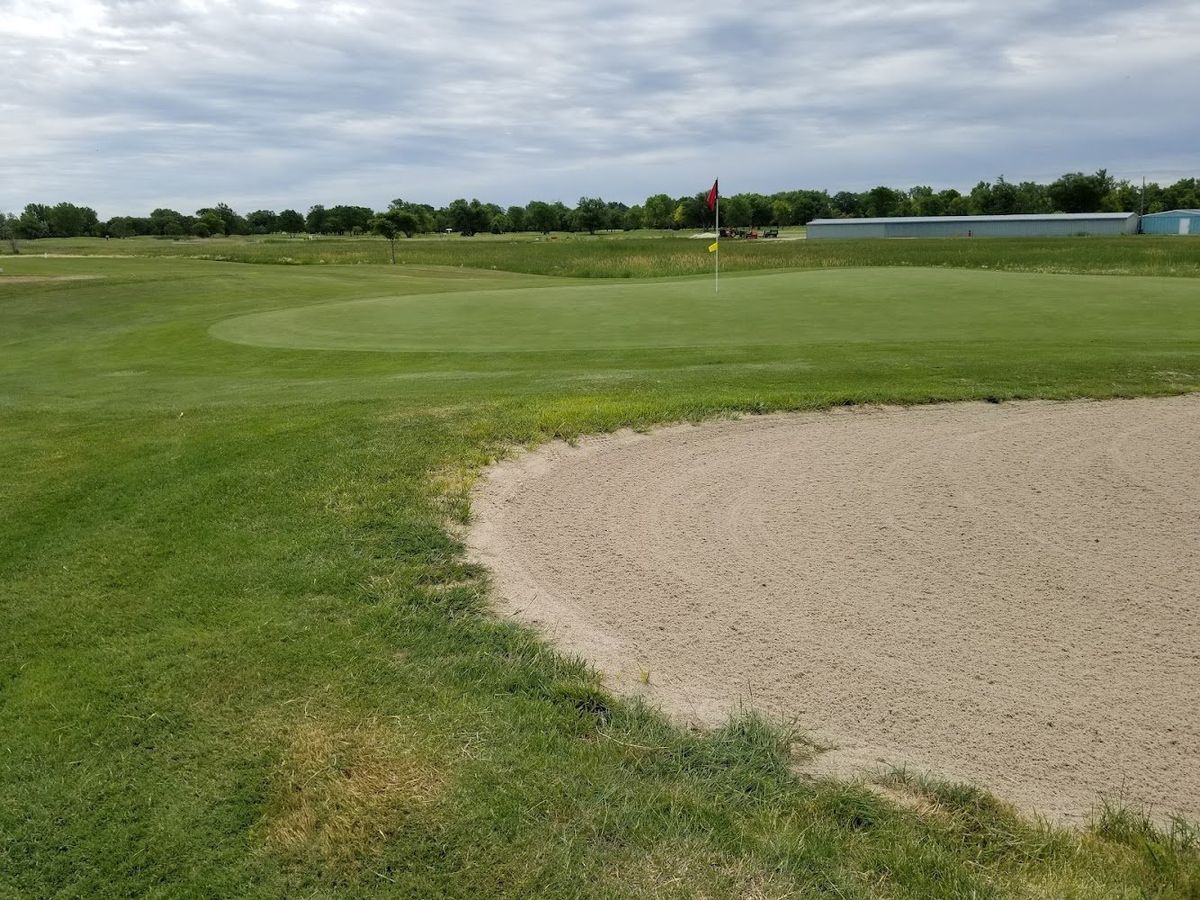 Cozad Country Club golf course