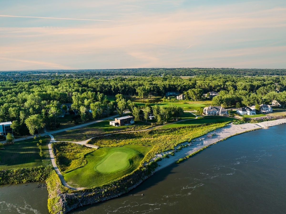 Dakota Dunes Country Club golf course