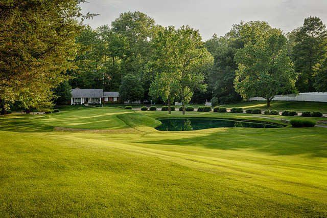 Four Seasons Country Club - Chesterfield golf course