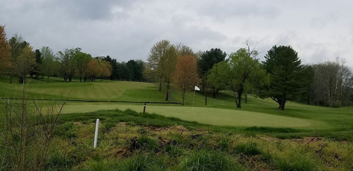 Harrison Lake Country Club golf course