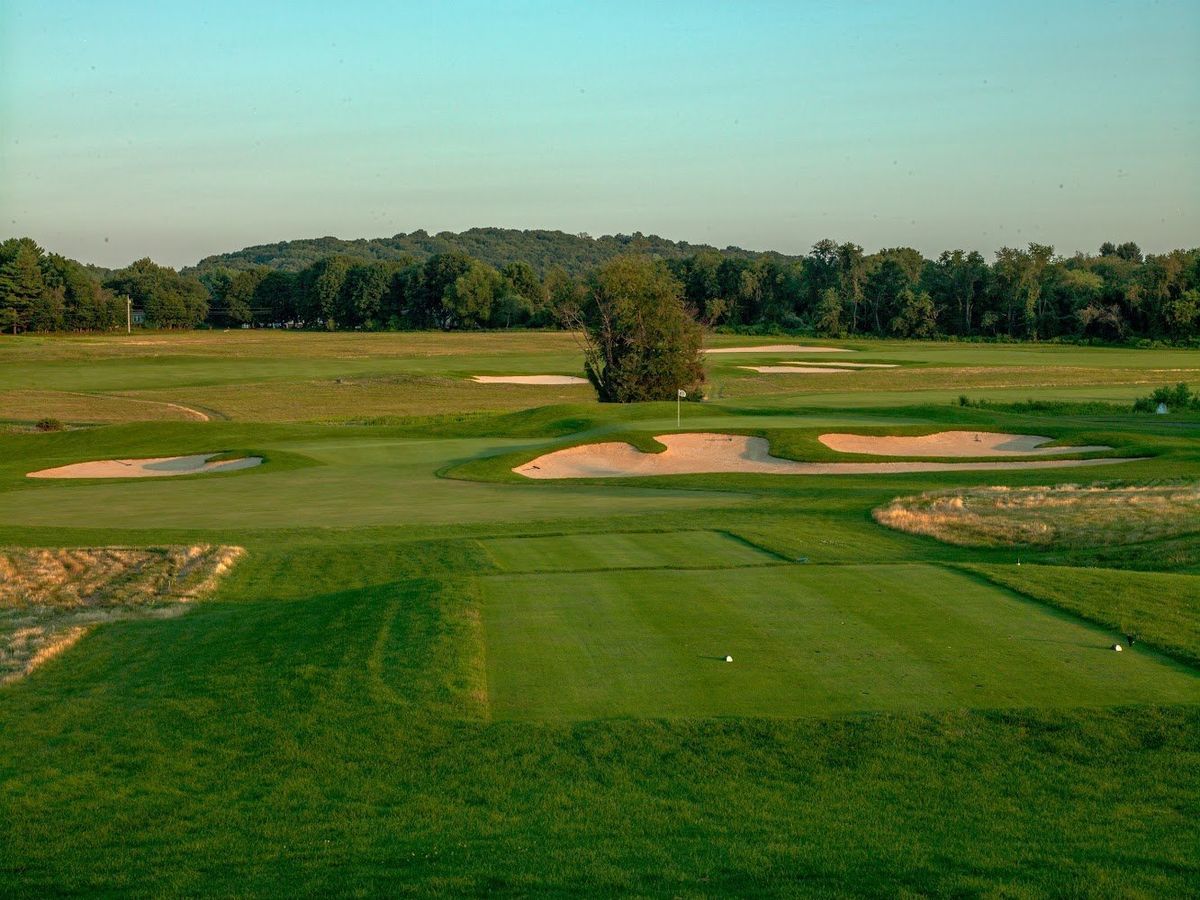 Hawk Pointe Golf Club golf course