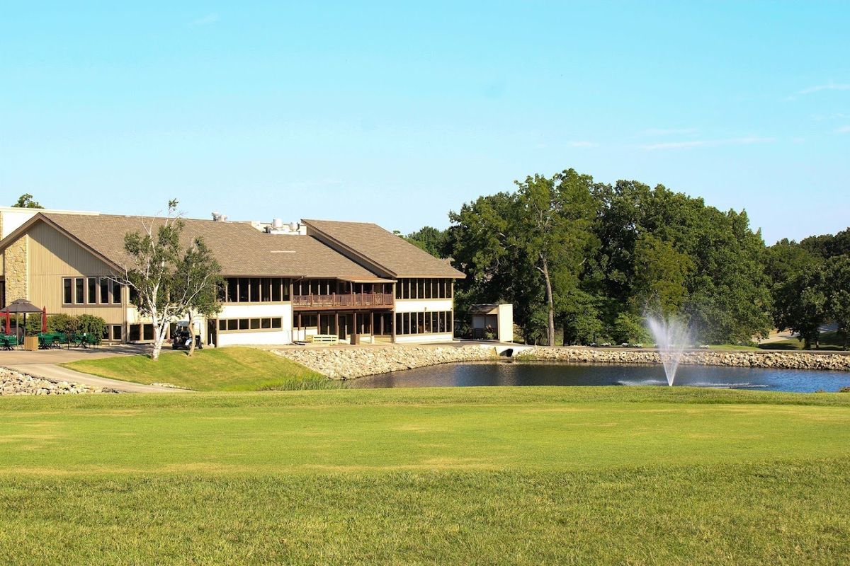 Lakewood Oaks Country Club golf course