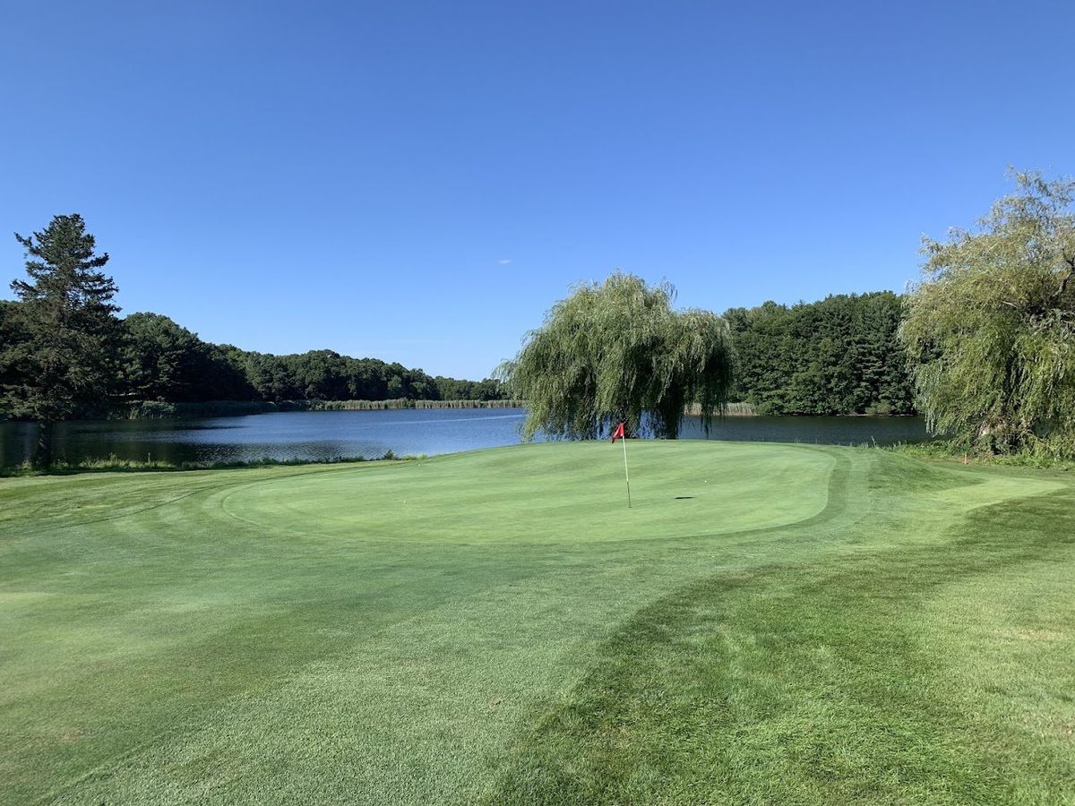 Manchester Country Club golf course