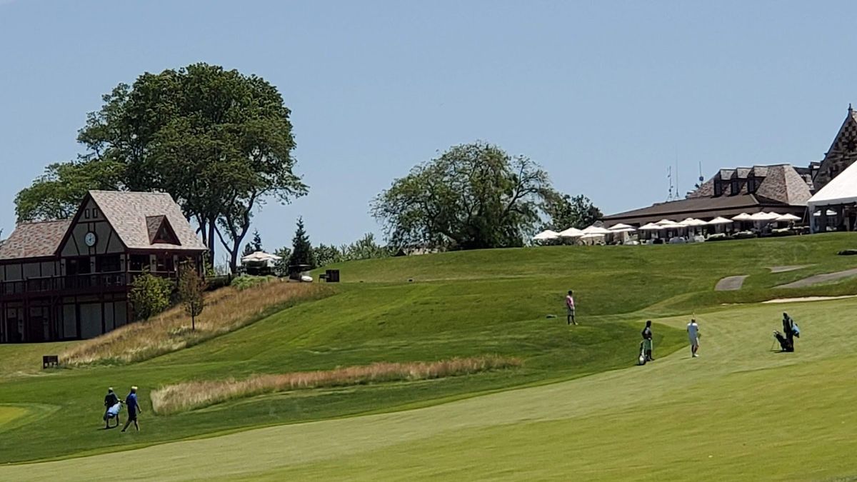 Mountain Ridge Country Club golf course