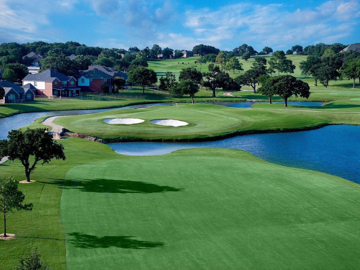 Oakmont Country Club golf course