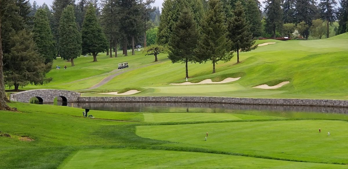 Oswego Lake Country Club golf course