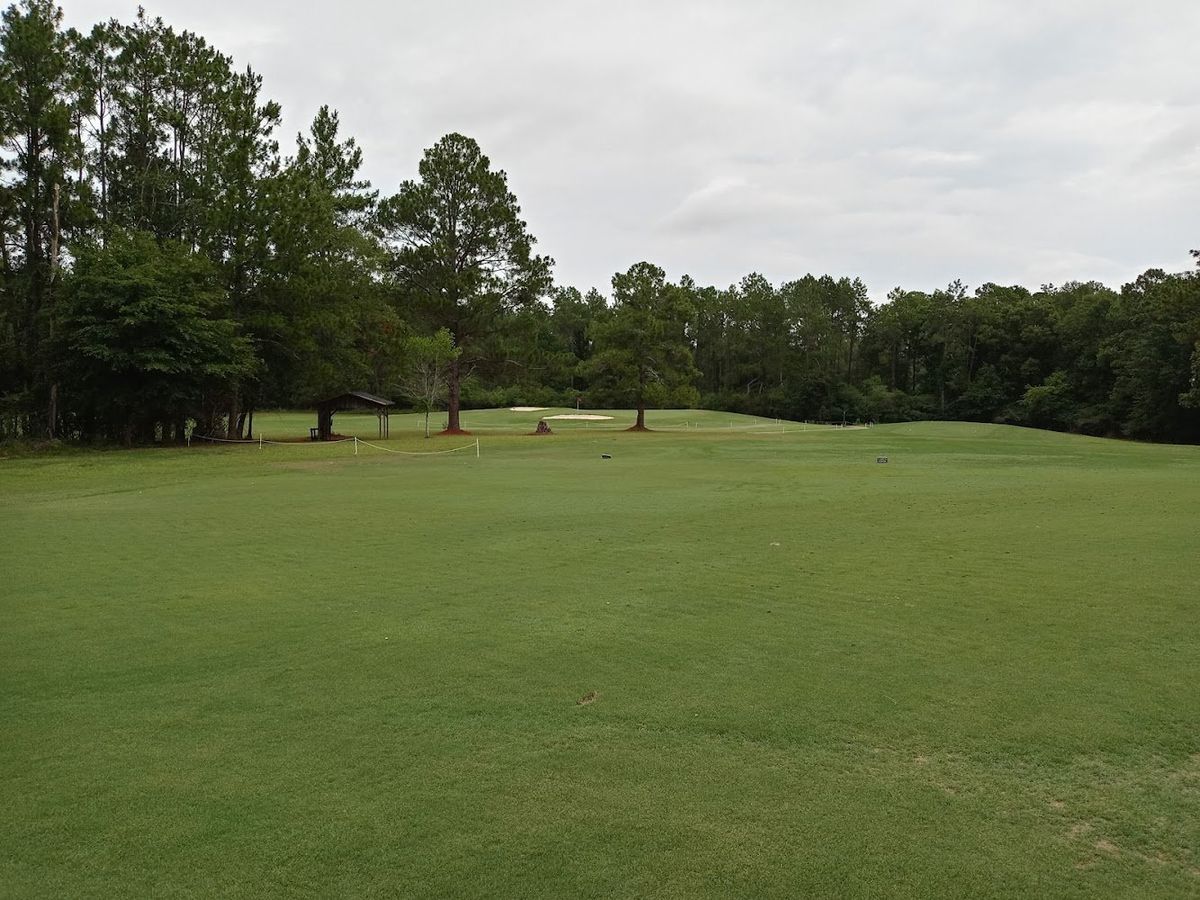 Pineknoll Country Club golf course