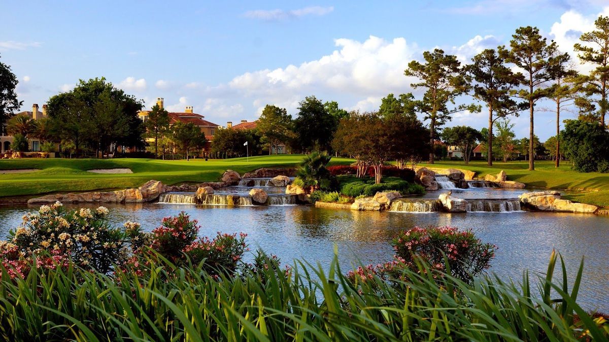 Royal Oaks Country Club golf course