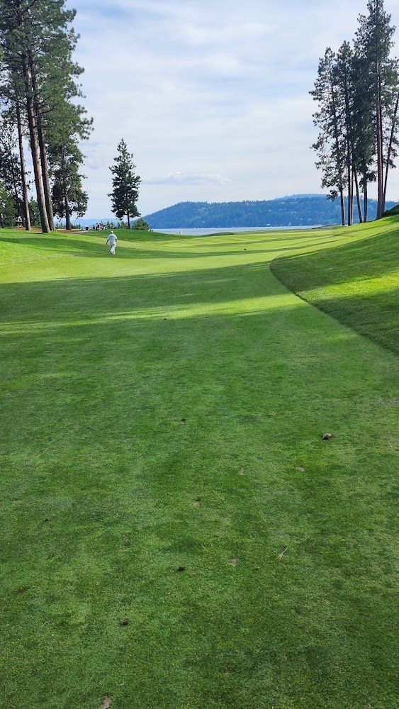 The Floating Green golf course