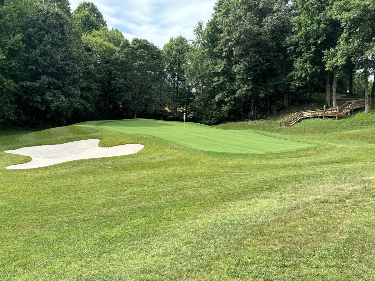 The Oaks of London Golf and Country Club golf course