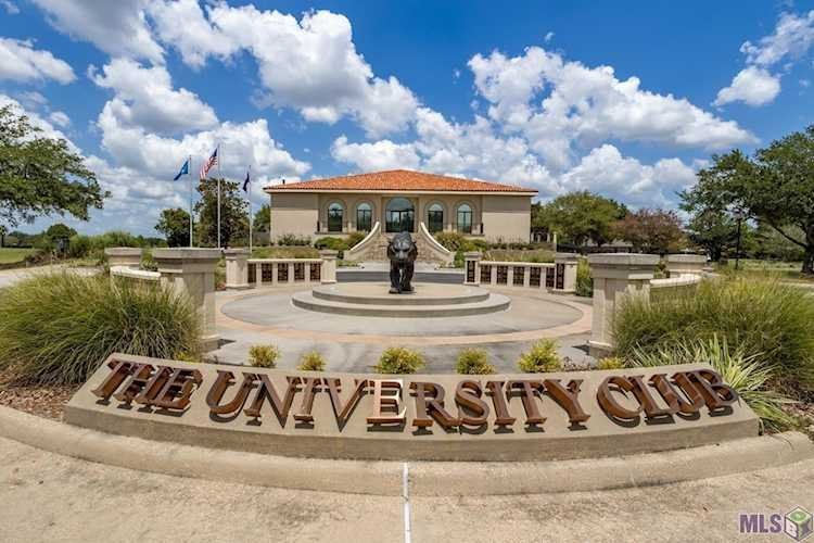 University Club golf course