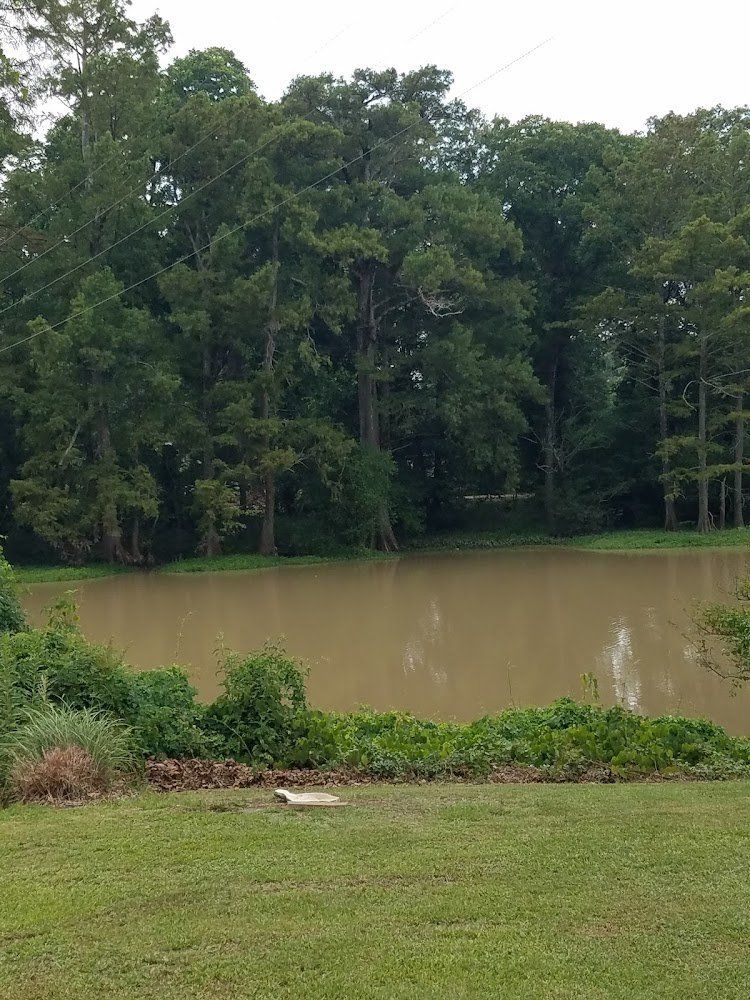 Walnut Lake Country Club golf course